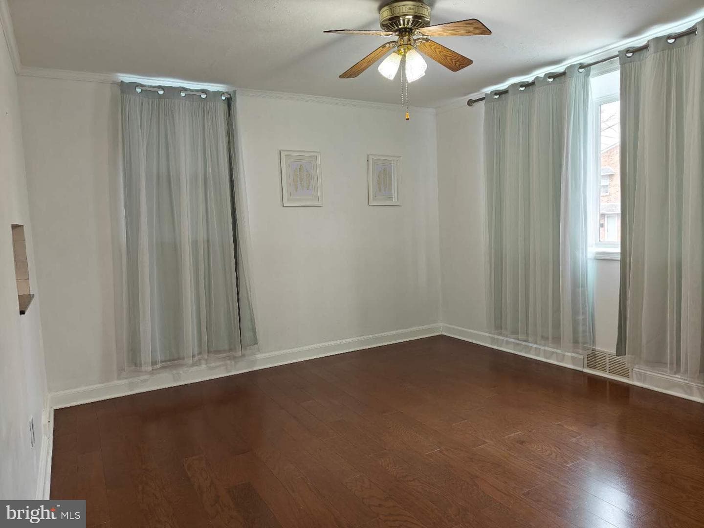 1704 Stanwood Street photo 9