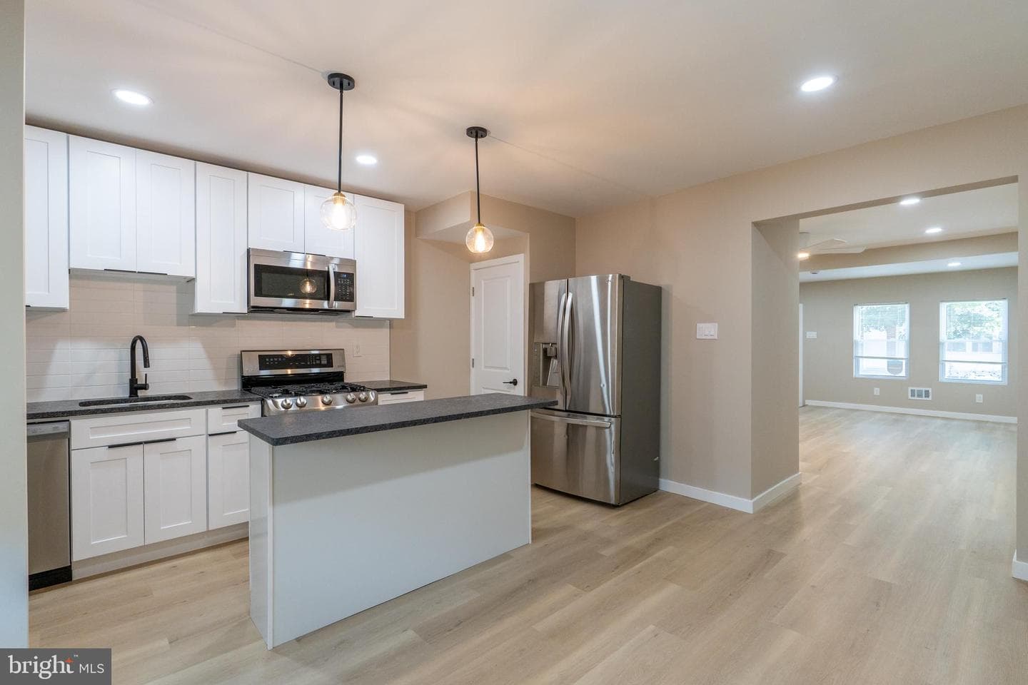 2542 Bonaffon Street photo 12