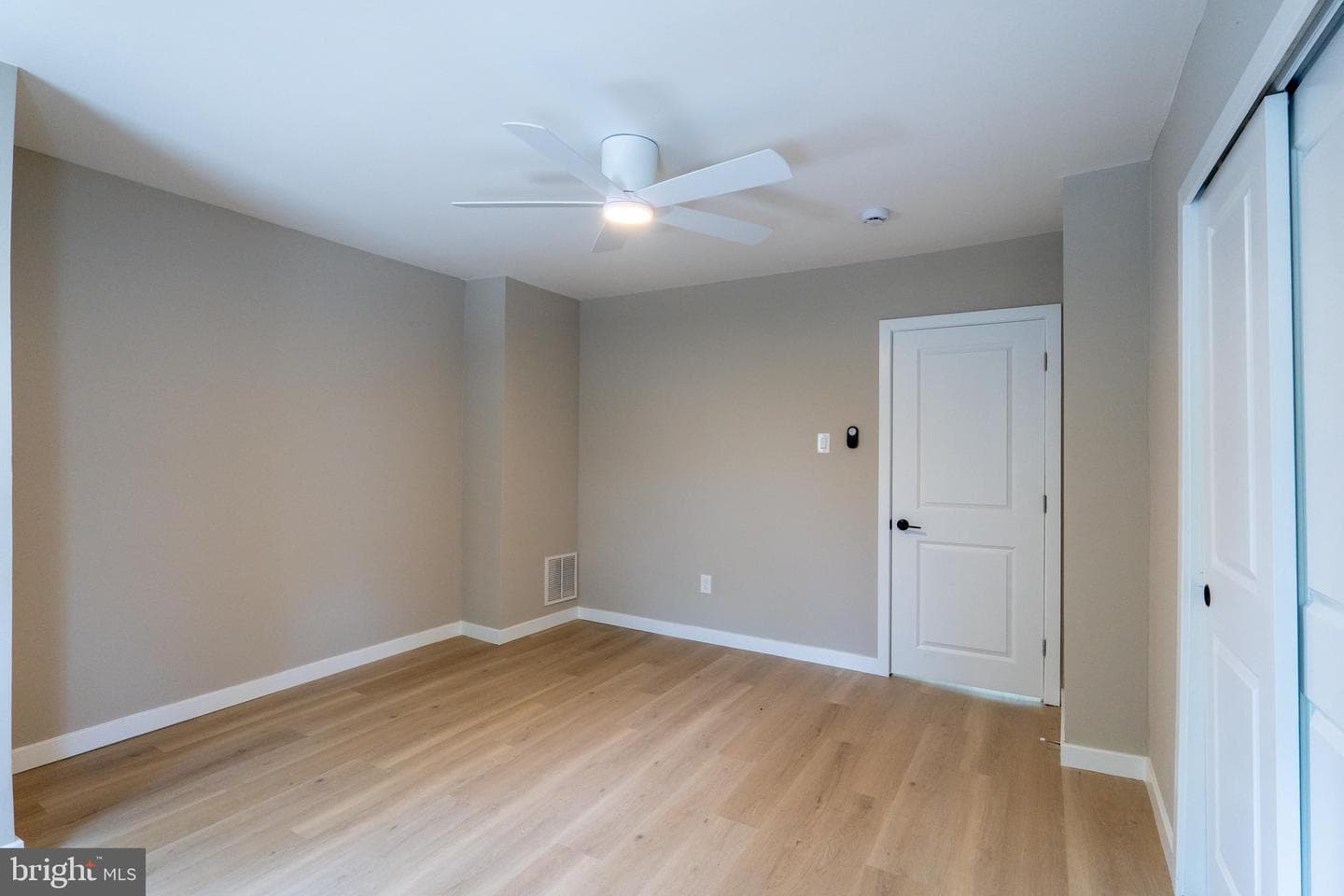 2542 Bonaffon Street photo 19