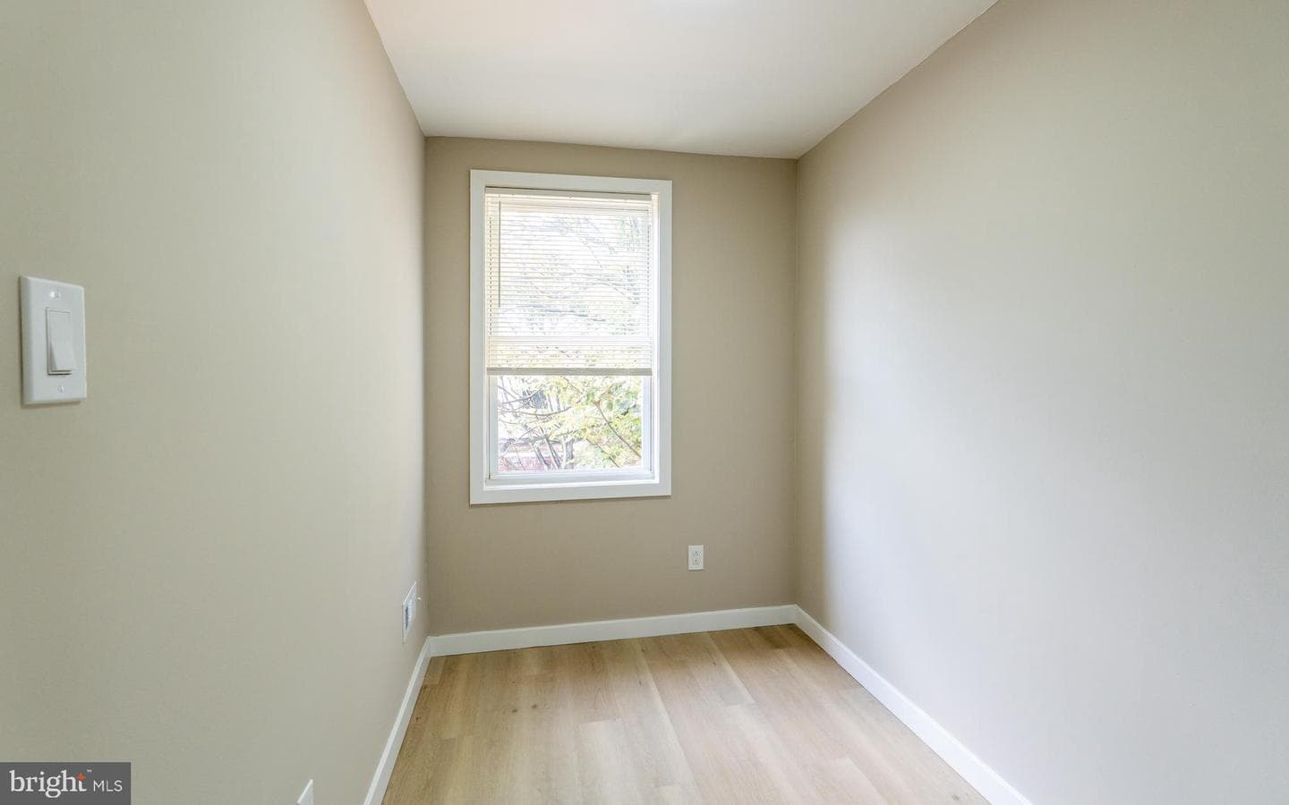 2542 Bonaffon Street photo 27