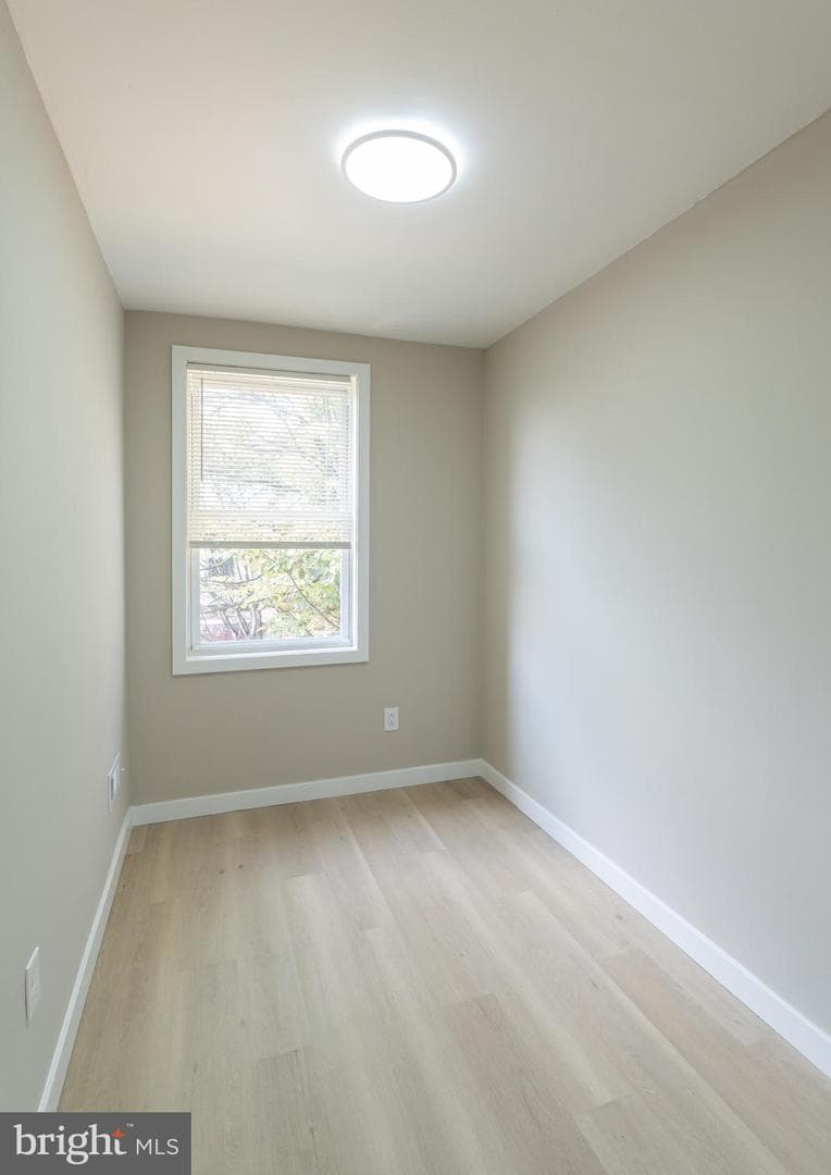 2542 Bonaffon Street photo 28