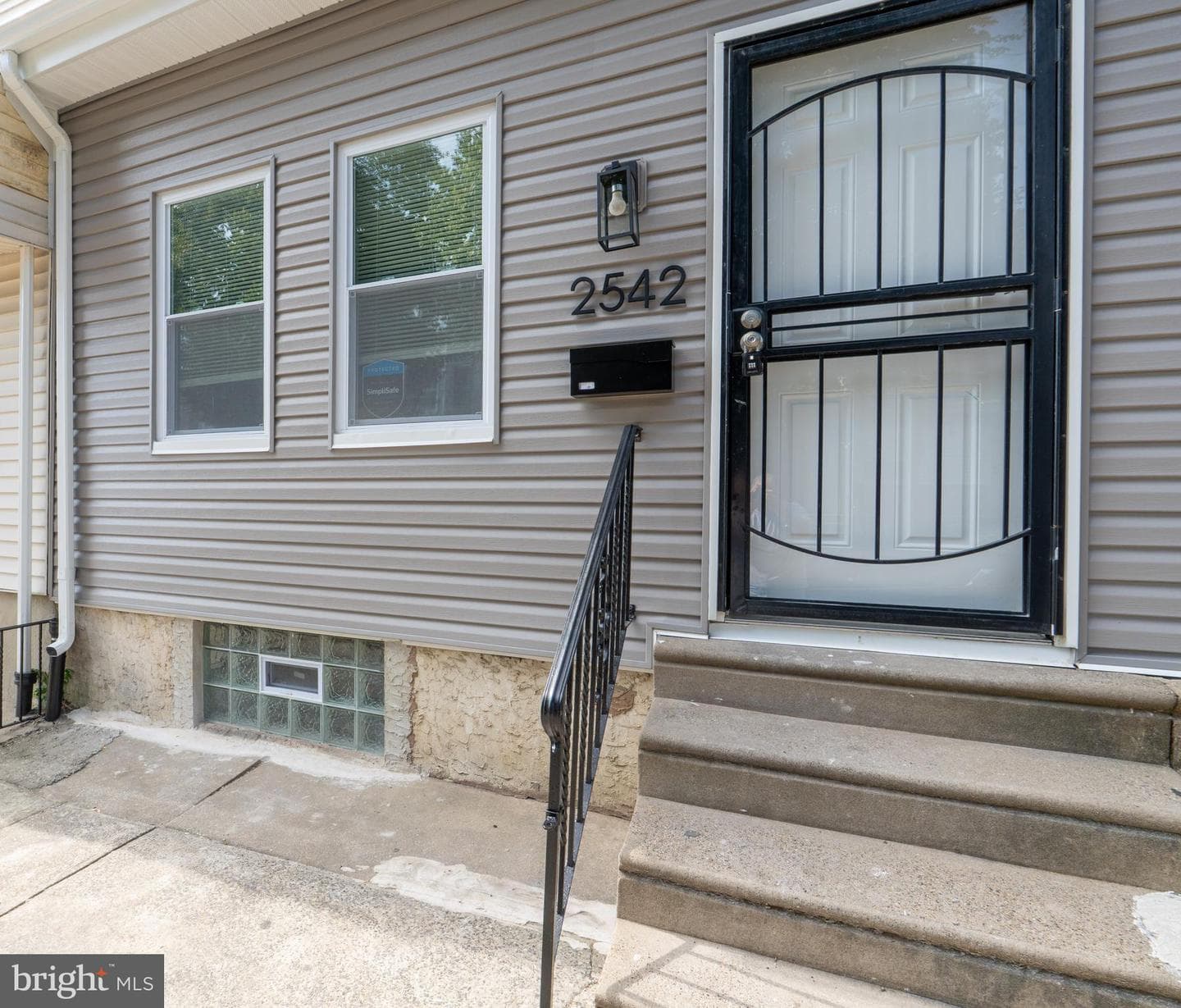 2542 Bonaffon Street photo 3