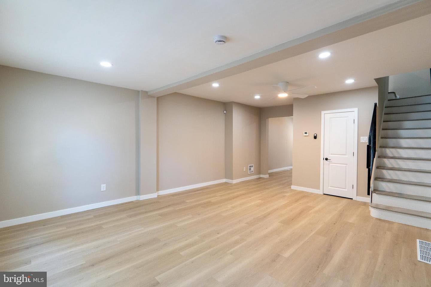 2542 Bonaffon Street photo 6