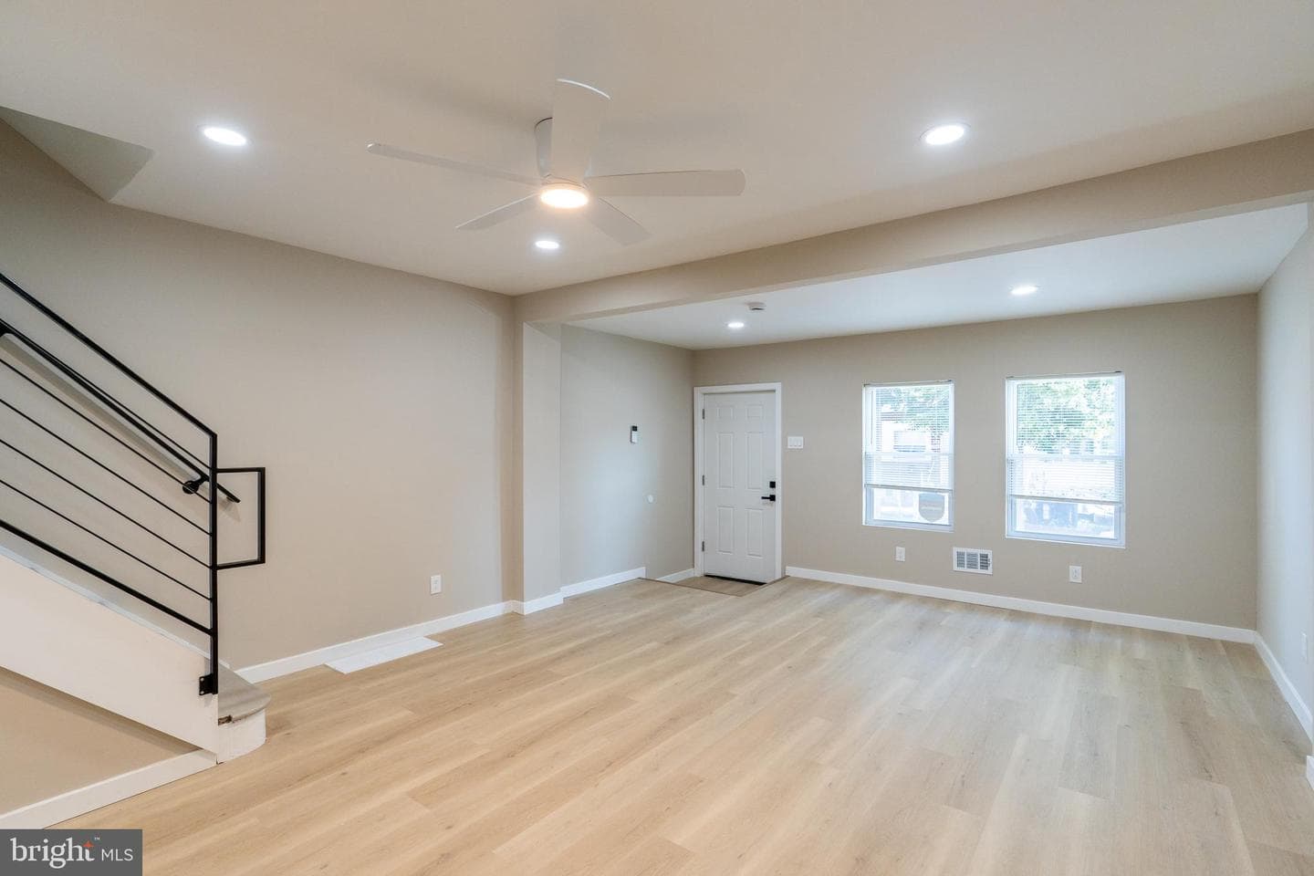 2542 Bonaffon Street photo 7