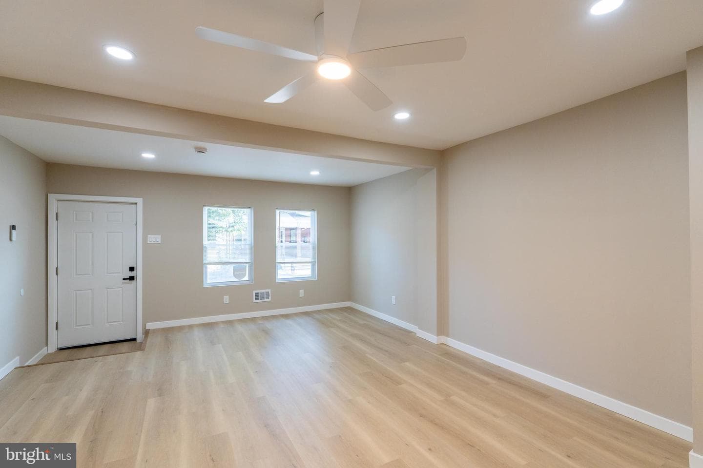 2542 Bonaffon Street photo 8