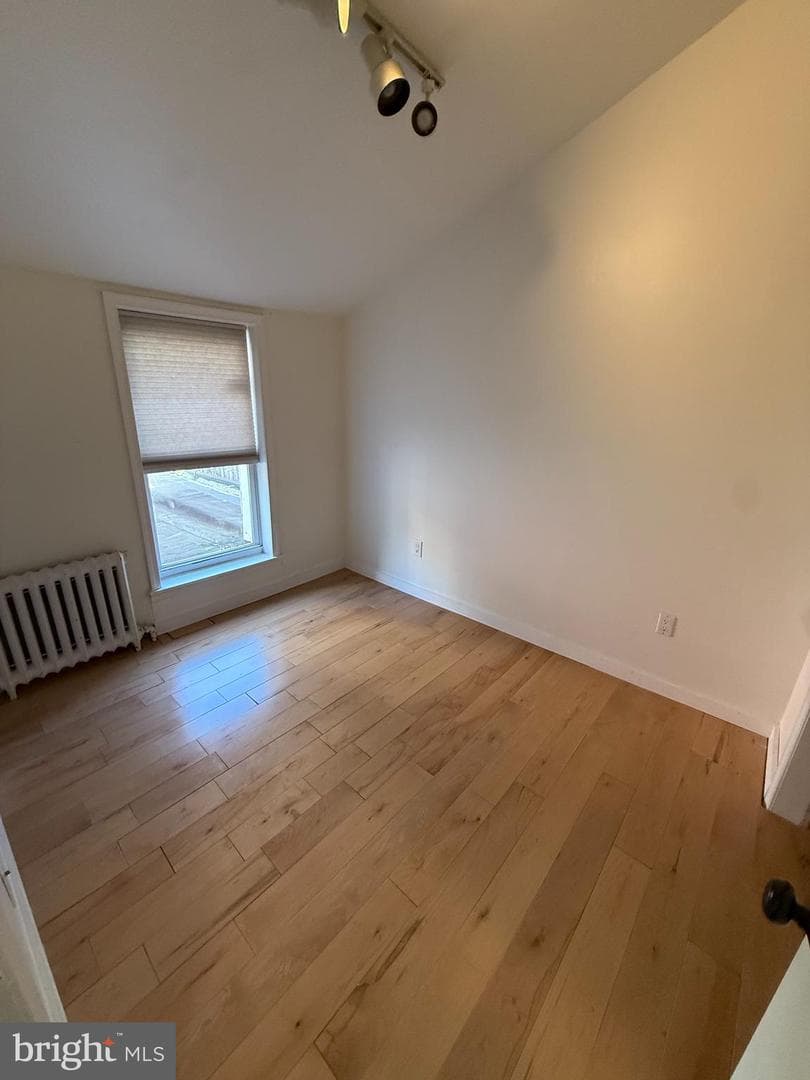 913 League Street photo 17