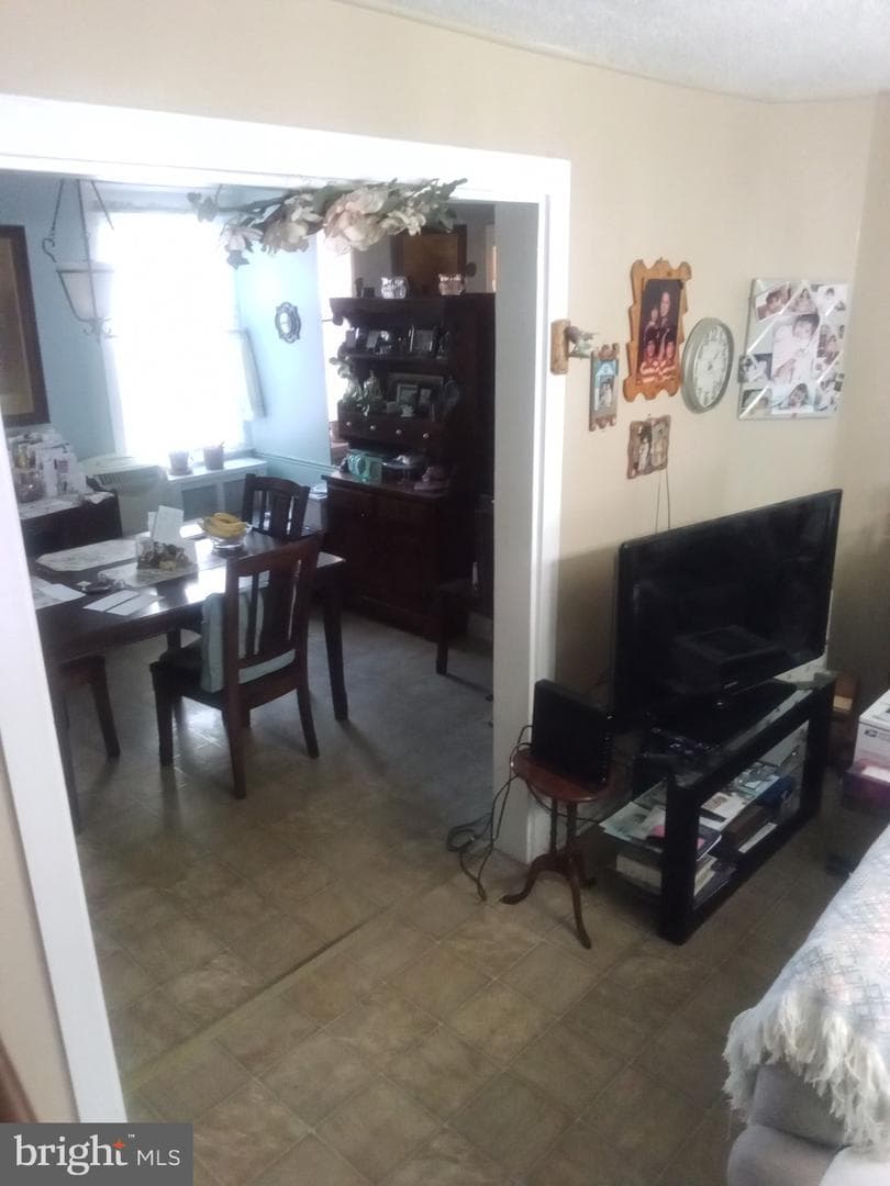 762 Herkness Street photo 6