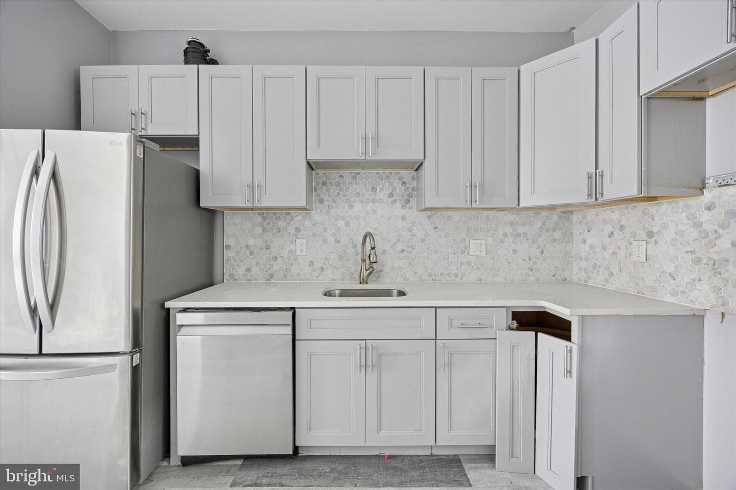 2513 N Douglas Street photo 13