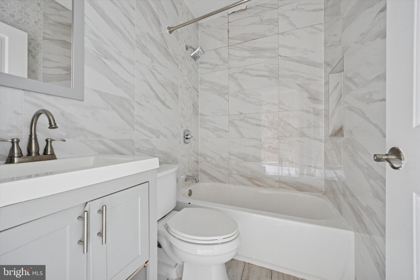 2513 N Douglas Street photo 15