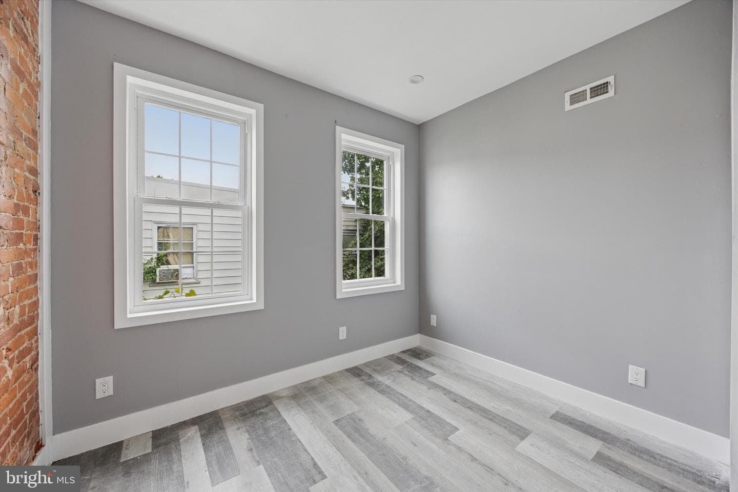 2513 N Douglas Street photo 18