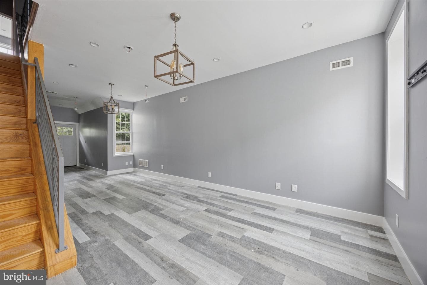 2513 N Douglas Street photo 6