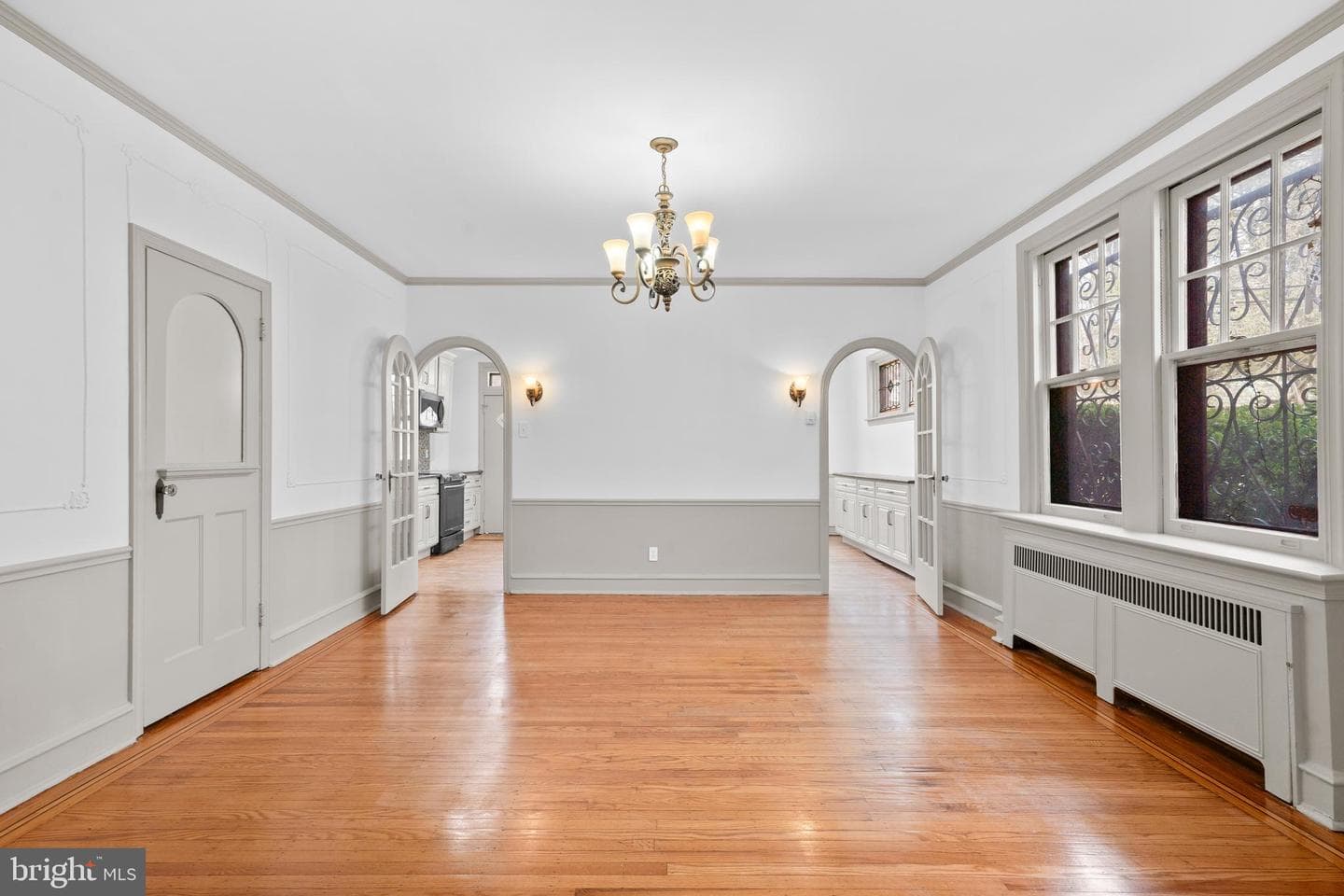 425 E Durham Street photo 11