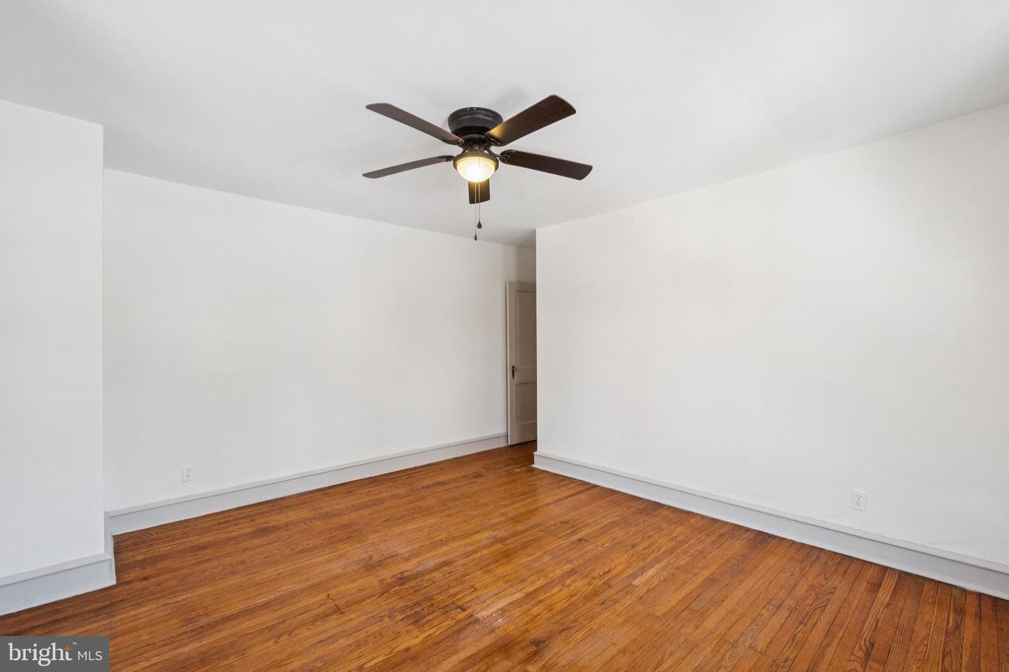 425 E Durham Street photo 26