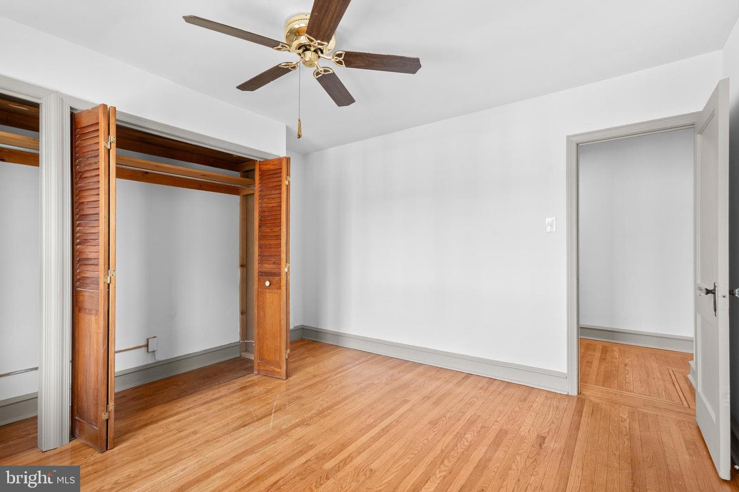 425 E Durham Street photo 29