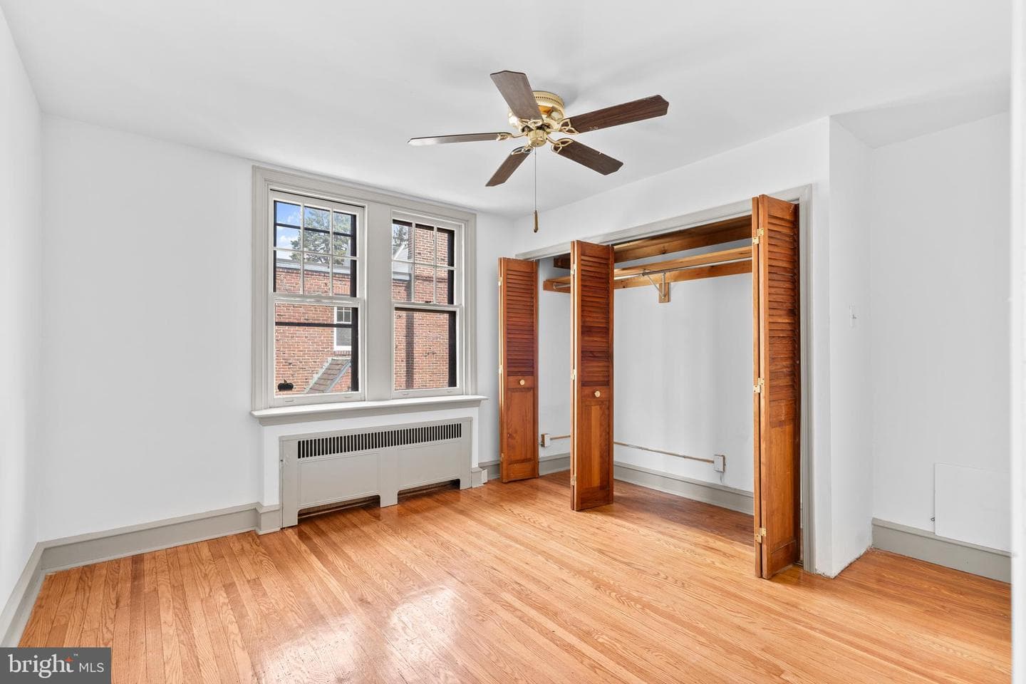 425 E Durham Street photo 30