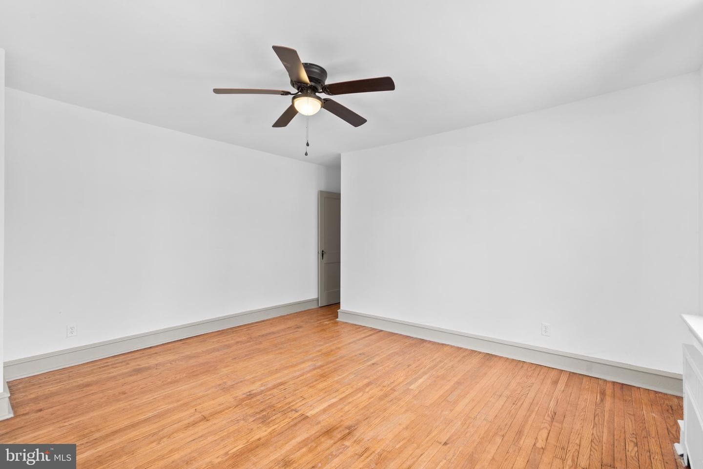 425 E Durham Street photo 31