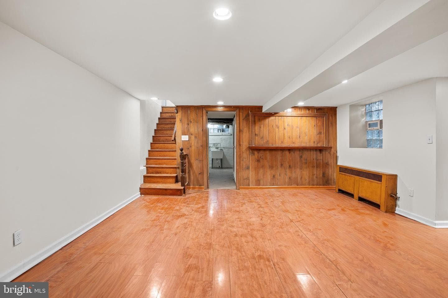 425 E Durham Street photo 33