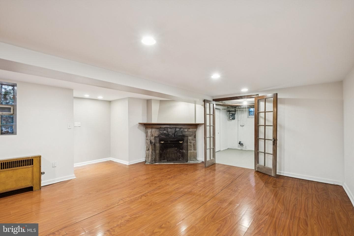 425 E Durham Street photo 35