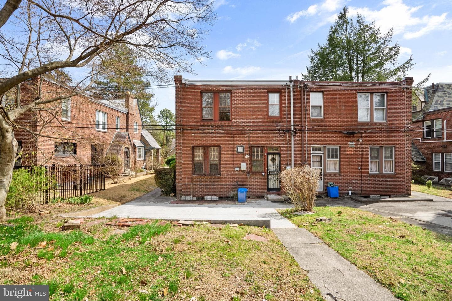 425 E Durham Street photo 41