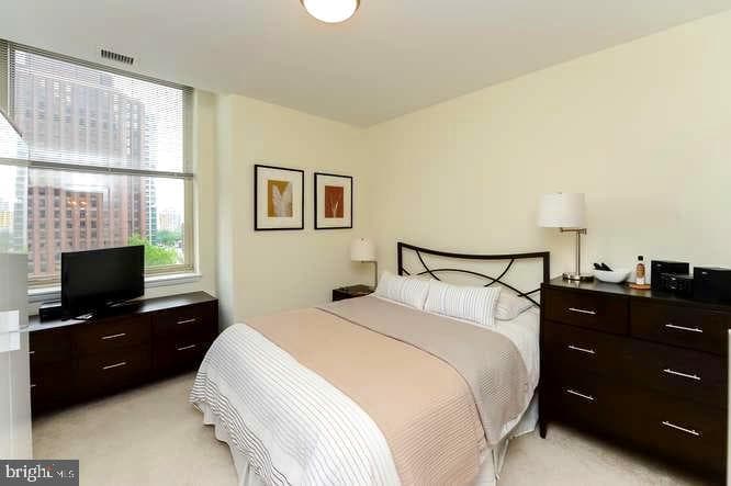 1600 Arch Street #1407 photo 11