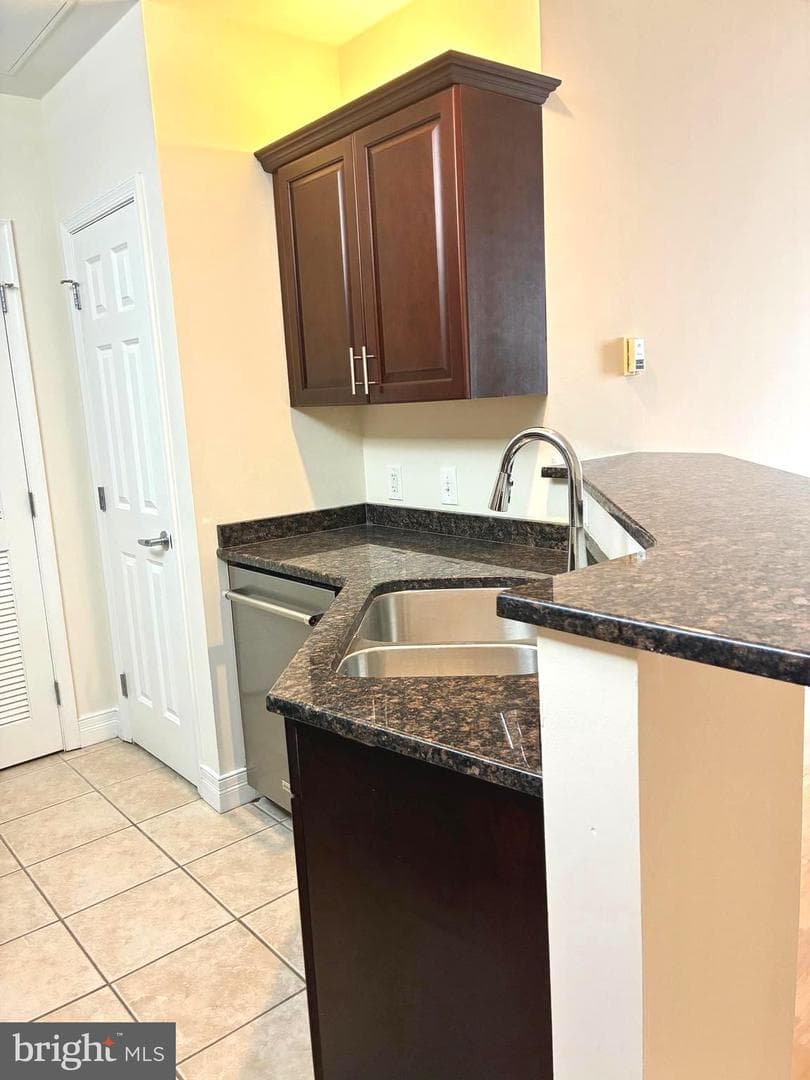 1600 Arch Street #1407 photo 8