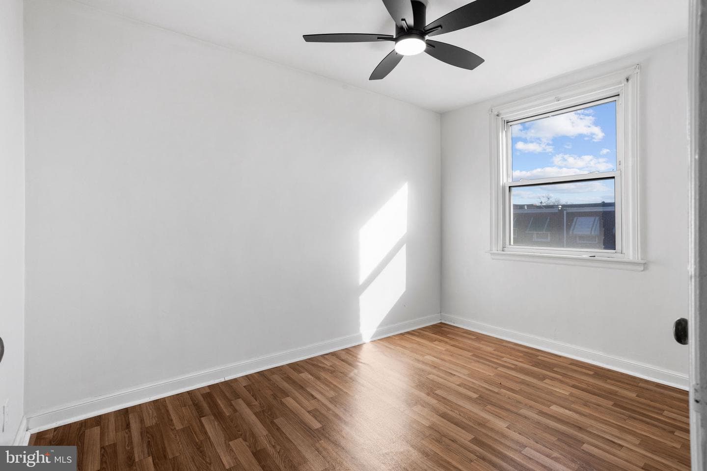 4615 Weymouth Street photo 8