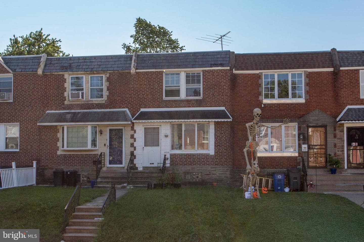 5723 Tackawanna Street photo 4