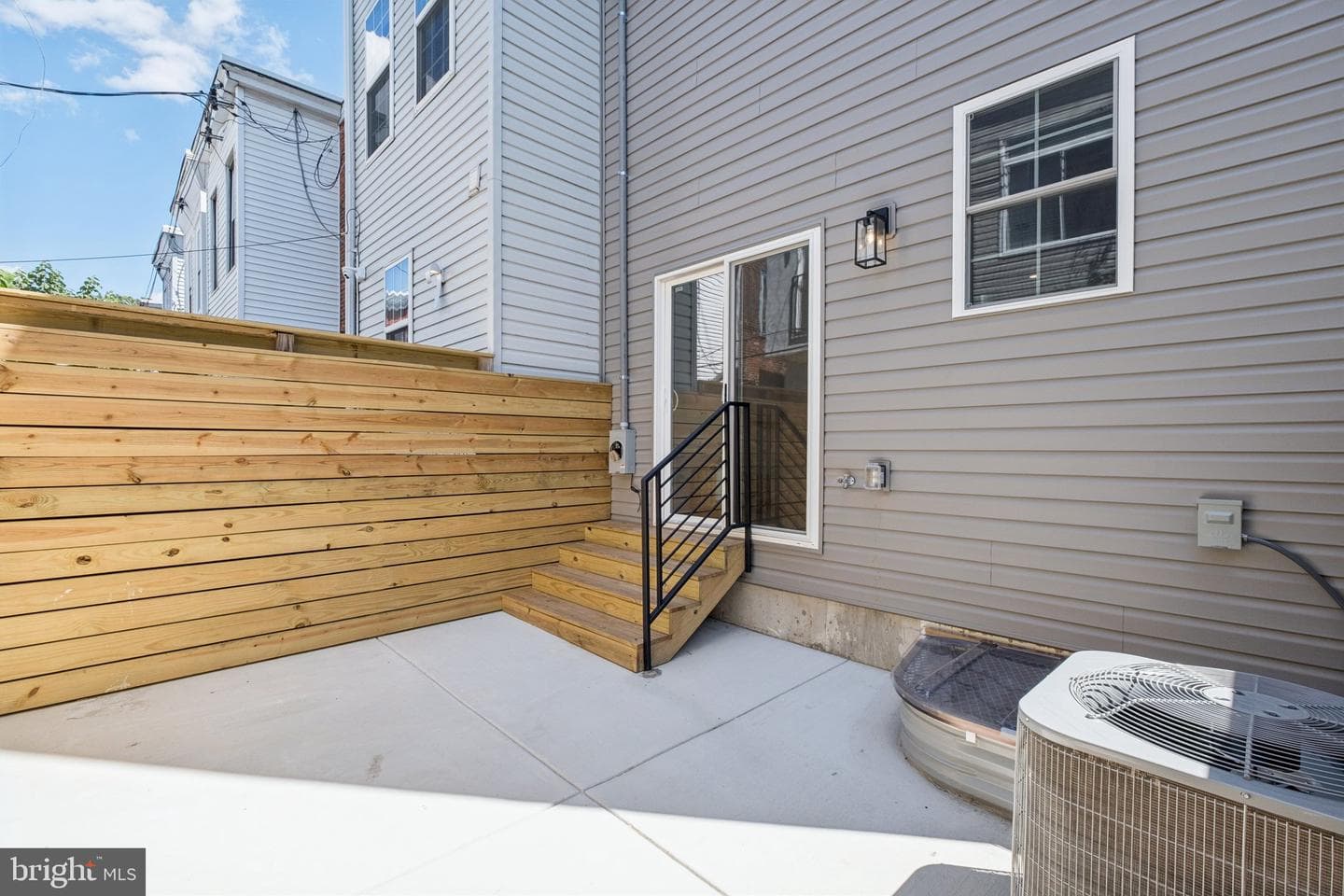1608 N Newkirk Street photo 27