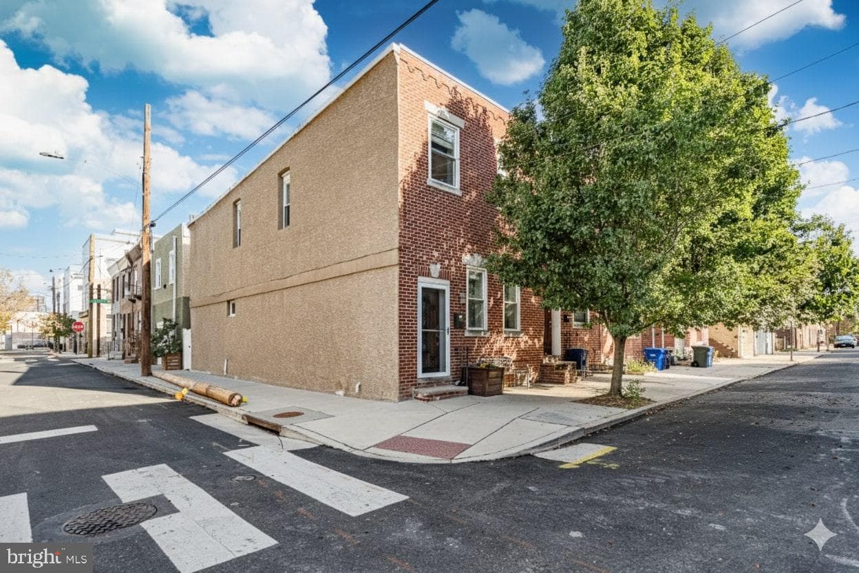 2624 Almond Street photo 1