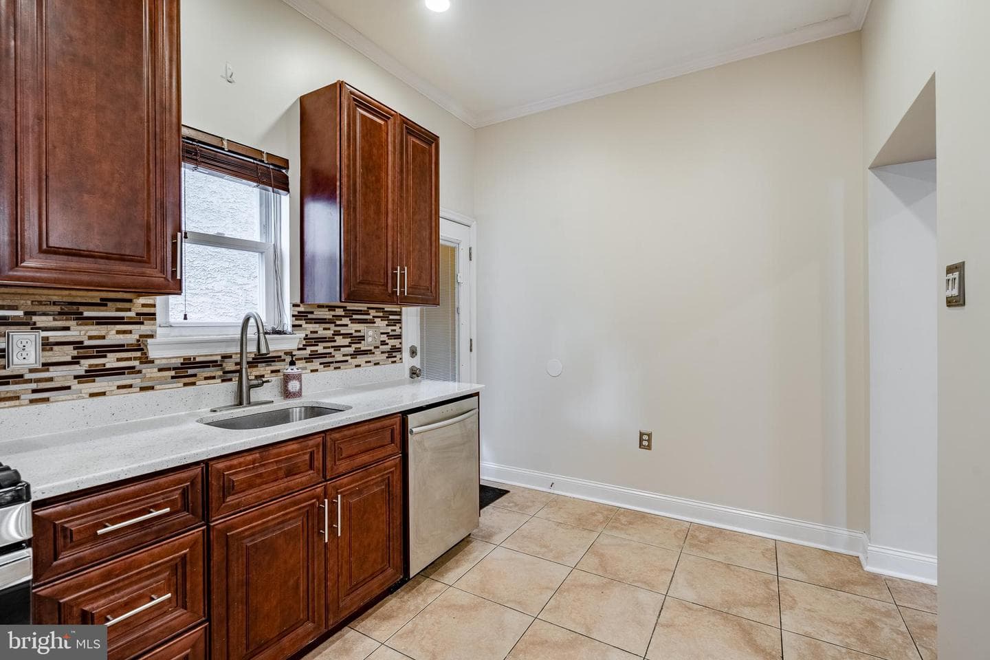 2624 Almond Street photo 14