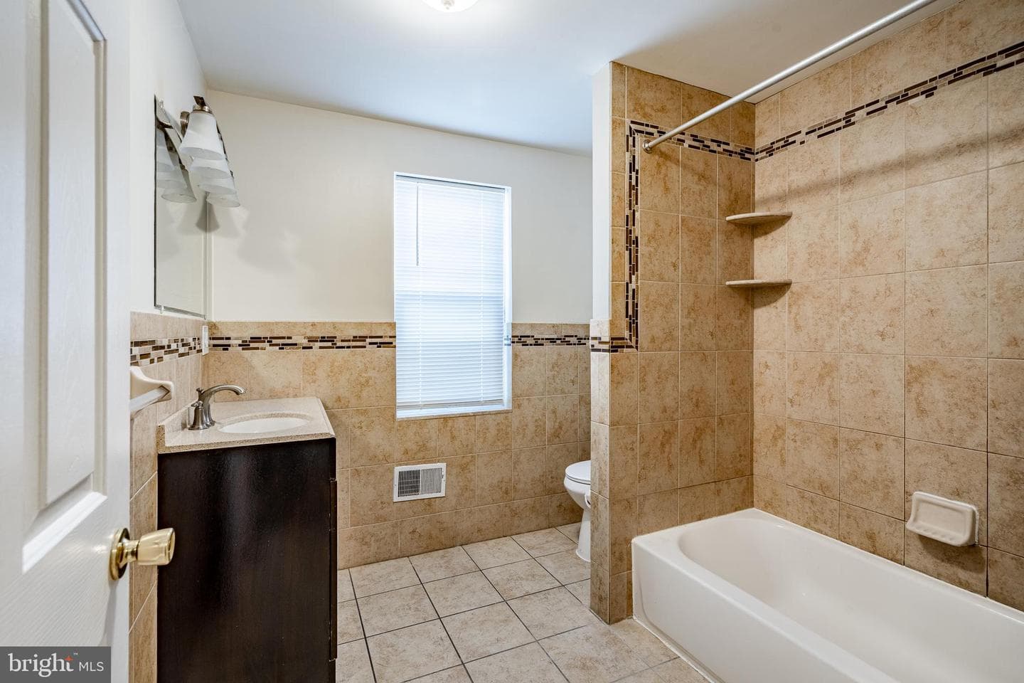 2624 Almond Street photo 30