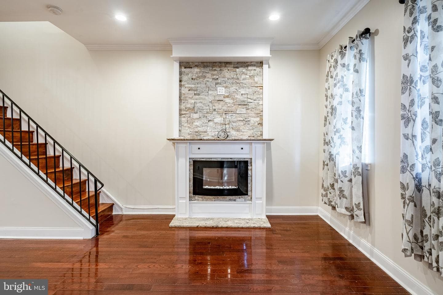 2624 Almond Street photo 7