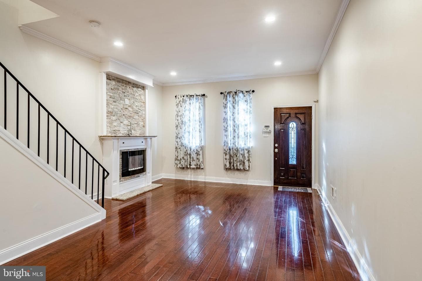 2624 Almond Street photo 8