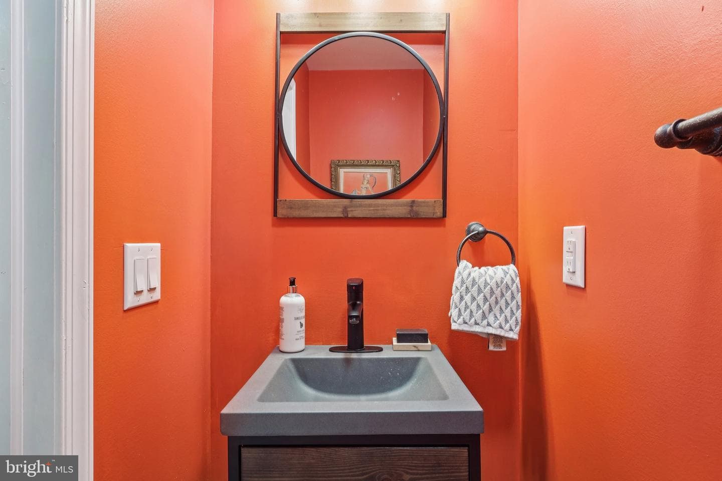 3208 Clifford Street photo 11