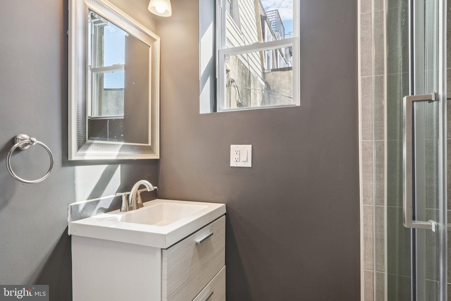 3208 Clifford Street photo 24