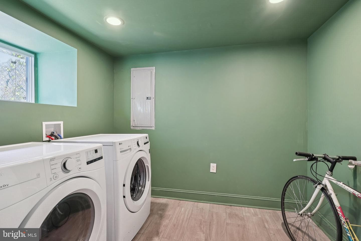 3208 Clifford Street photo 32