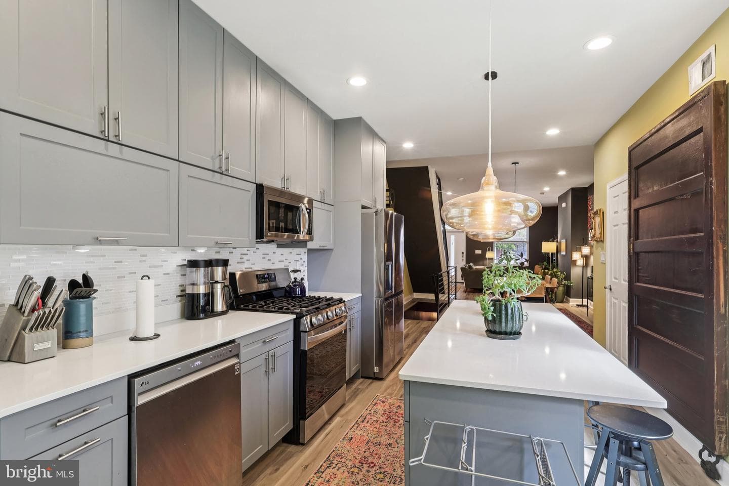 3208 Clifford Street photo 9