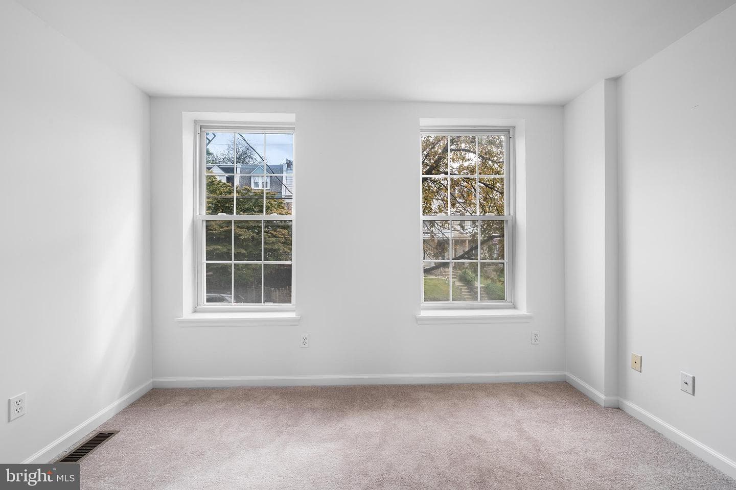 5202 Ridge Avenue photo 17