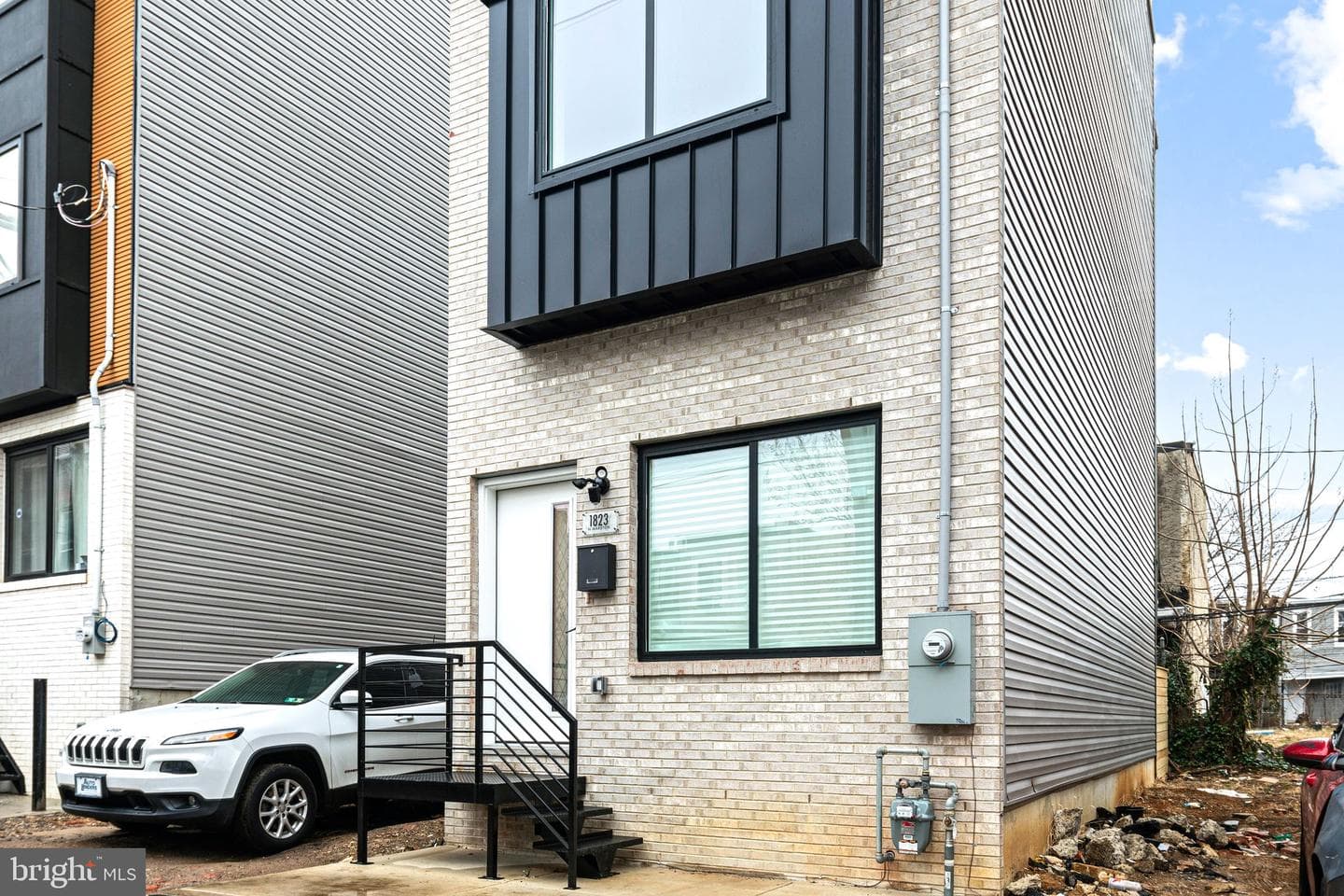 3084 Weikel Street photo 4