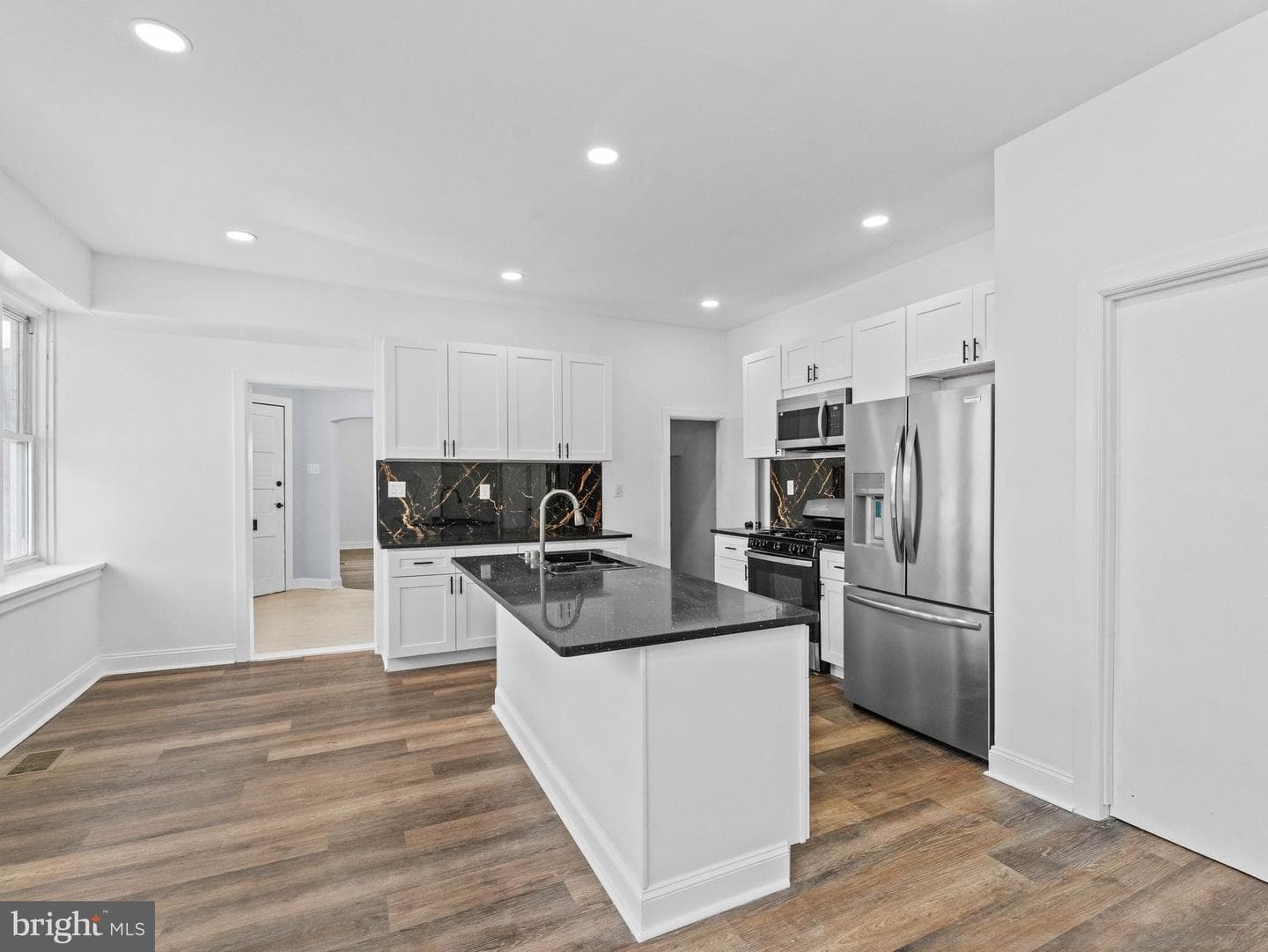 413 E High Street photo 11
