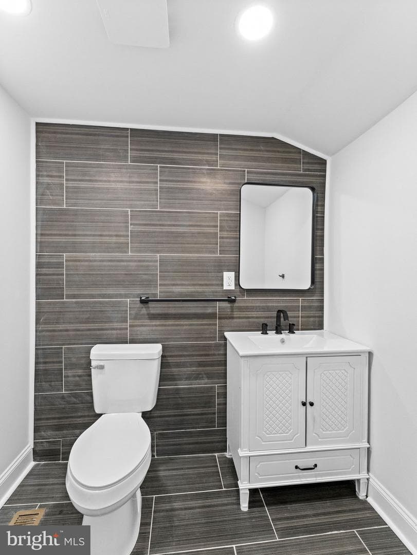 413 E High Street photo 17