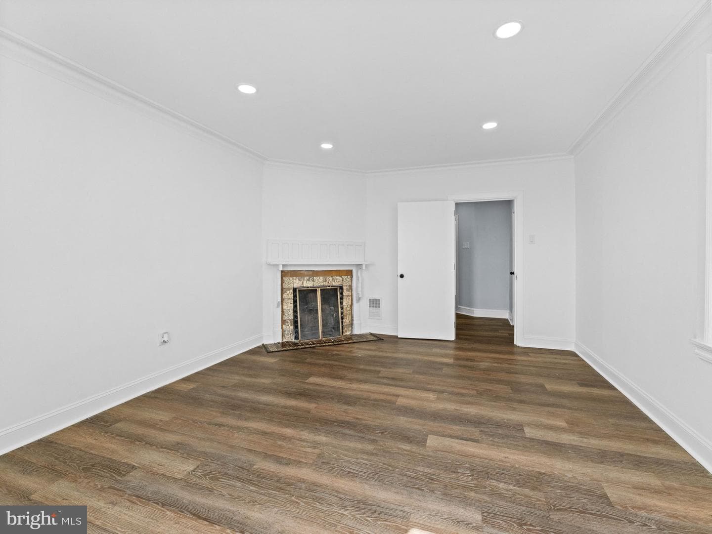 413 E High Street photo 19