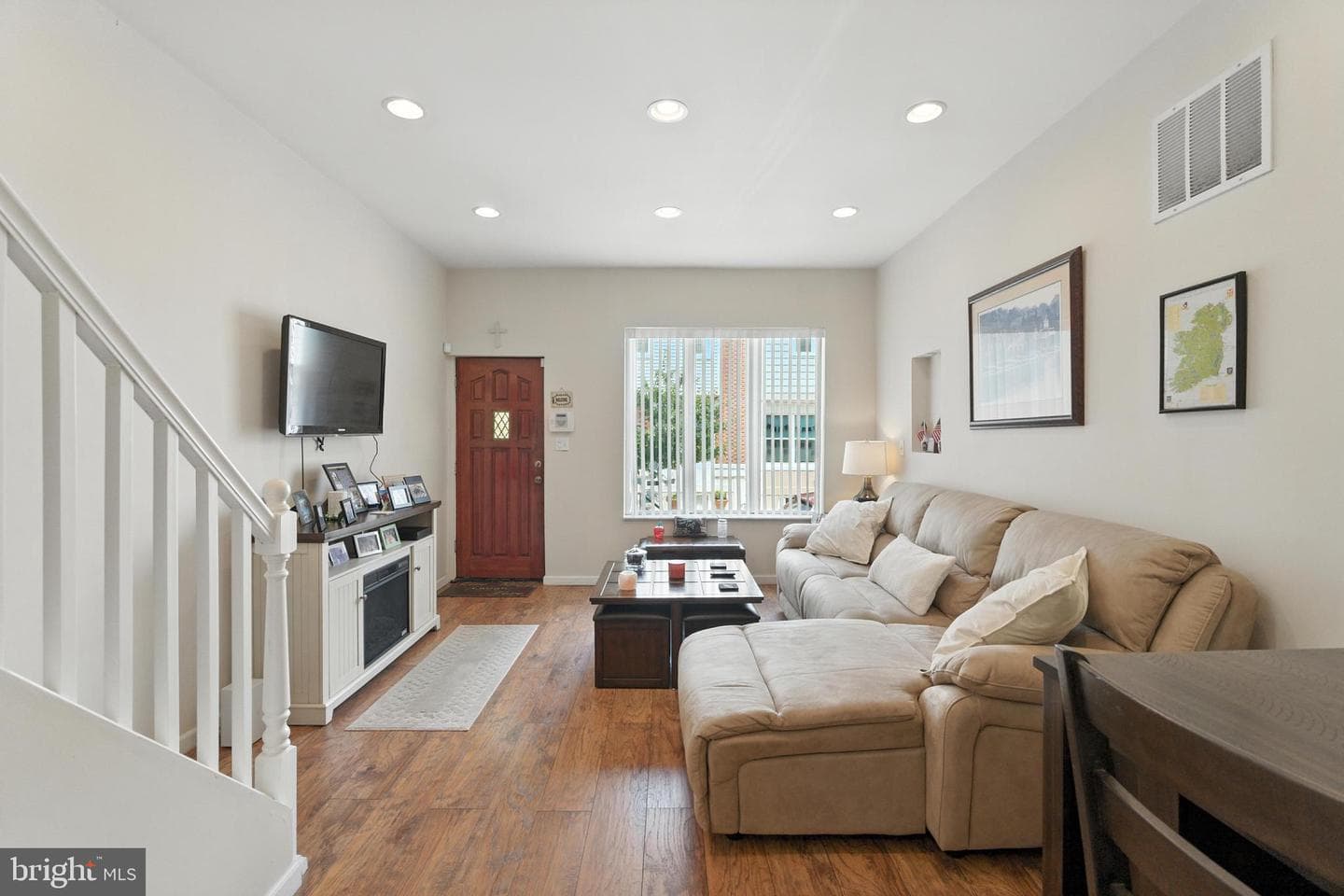 314 Gladstone Street photo 1