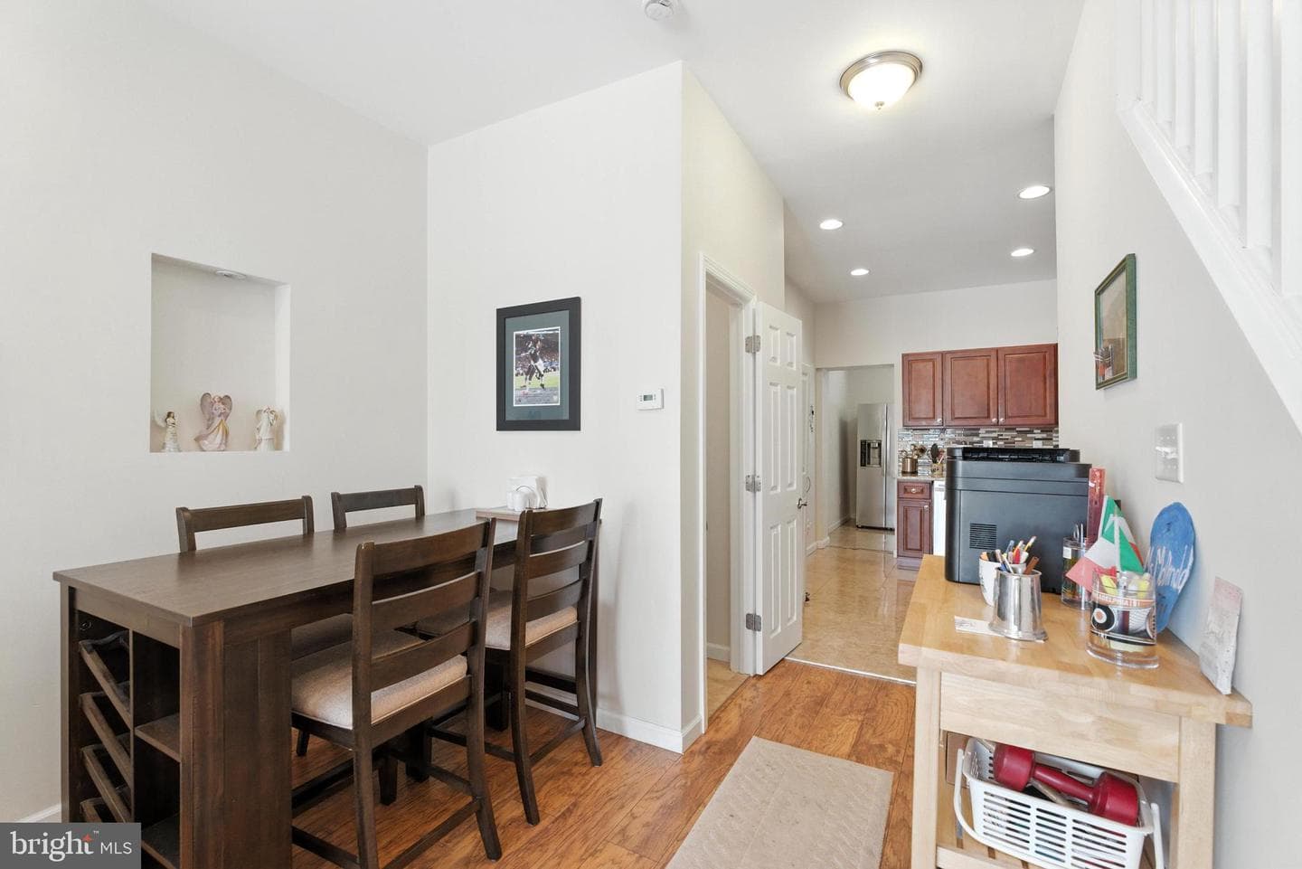 314 Gladstone Street photo 9