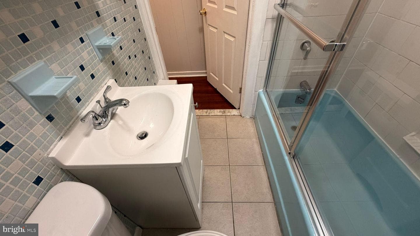 5720 Harbison Avenue photo 32