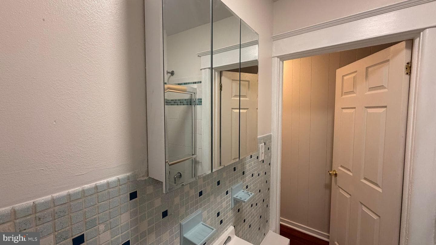 5720 Harbison Avenue photo 33