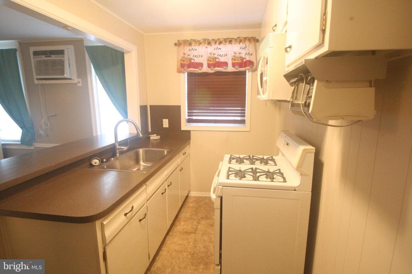 4016 Vista Street photo 4
