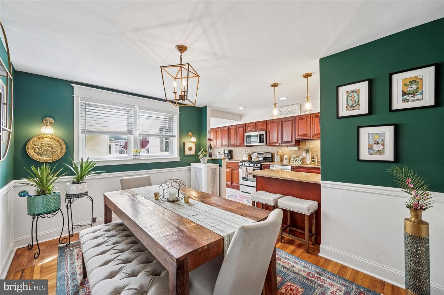 3348 Ainslie Street photo 11