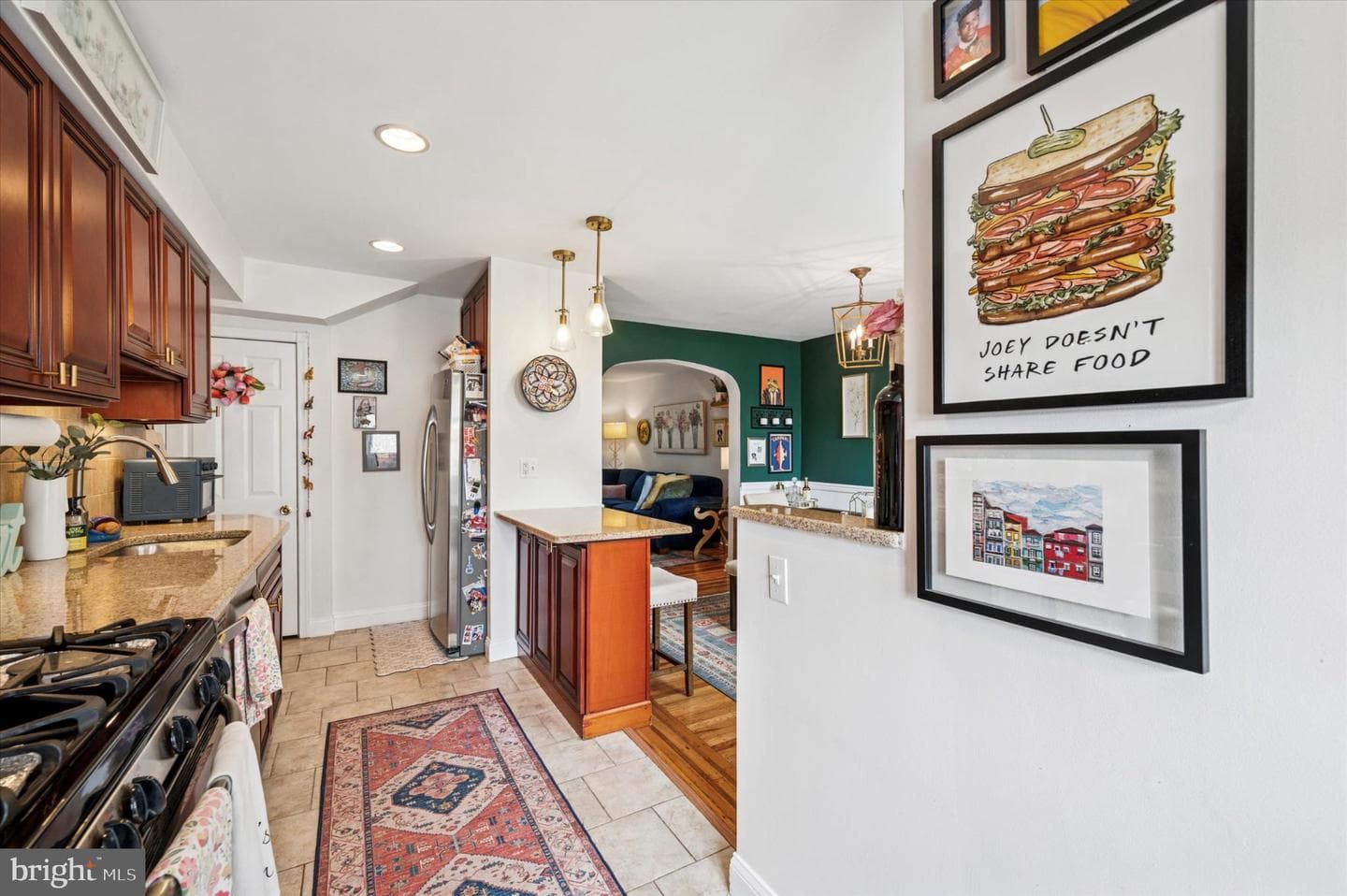3348 Ainslie Street photo 17