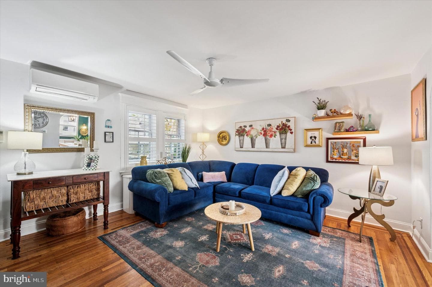 3348 Ainslie Street photo 4